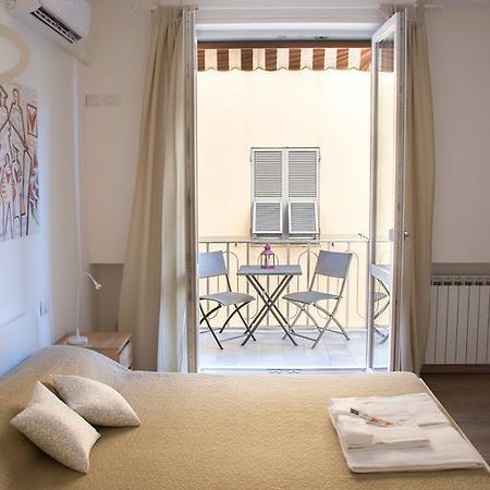 Via Colombo Holiday Rooms La Spezia Exterior photo