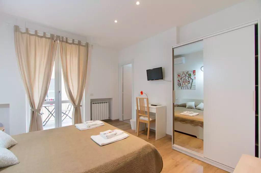 Via Colombo Holiday Rooms La Spezia Room photo