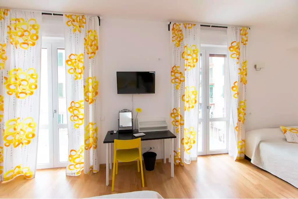 Via Colombo Holiday Rooms La Spezia Exterior photo