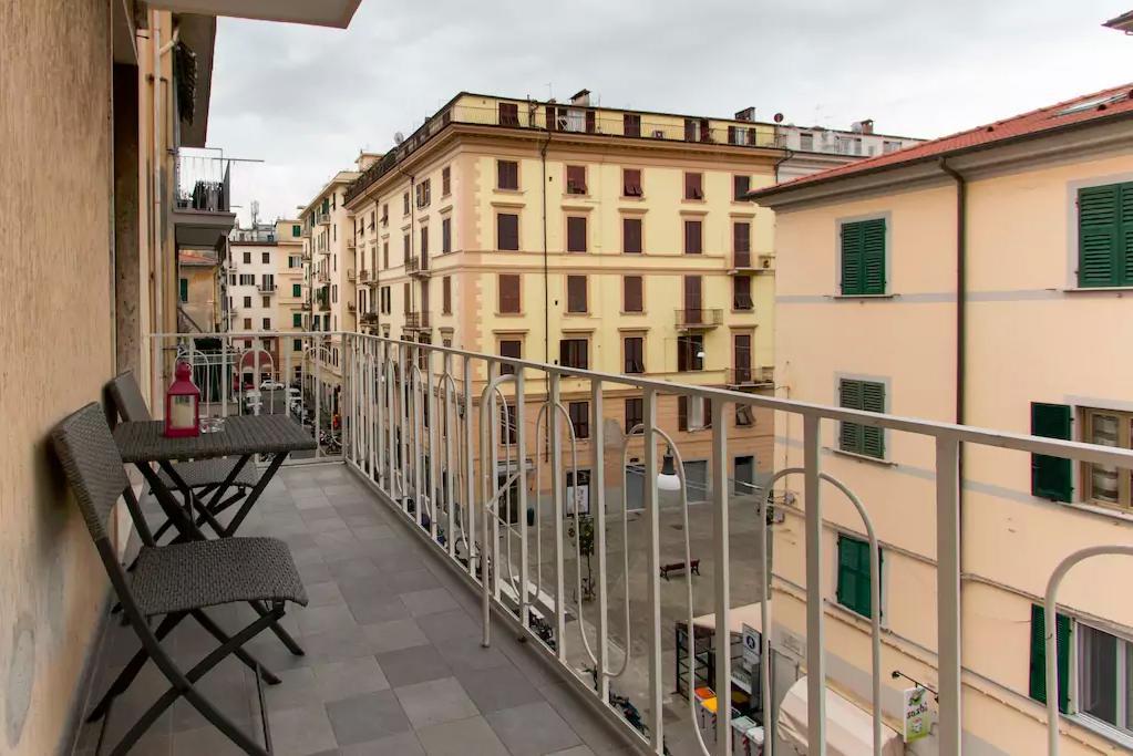 Via Colombo Holiday Rooms La Spezia Exterior photo