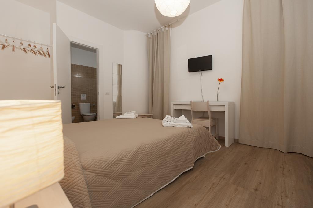 Via Colombo Holiday Rooms La Spezia Room photo