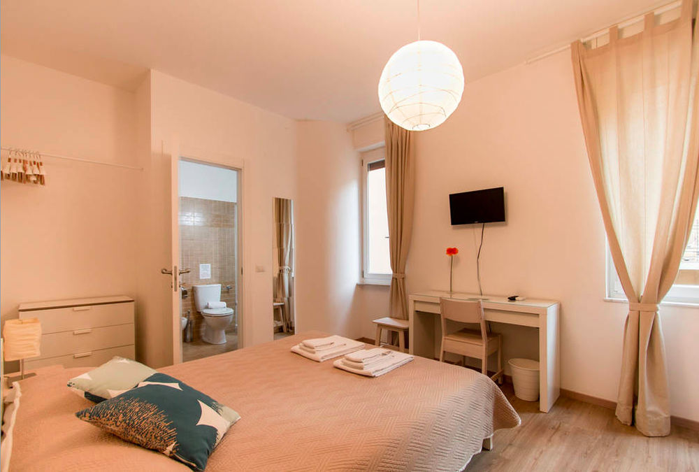 Via Colombo Holiday Rooms La Spezia Exterior photo