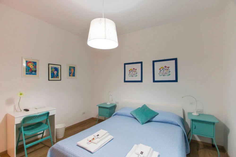 Via Colombo Holiday Rooms La Spezia Exterior photo