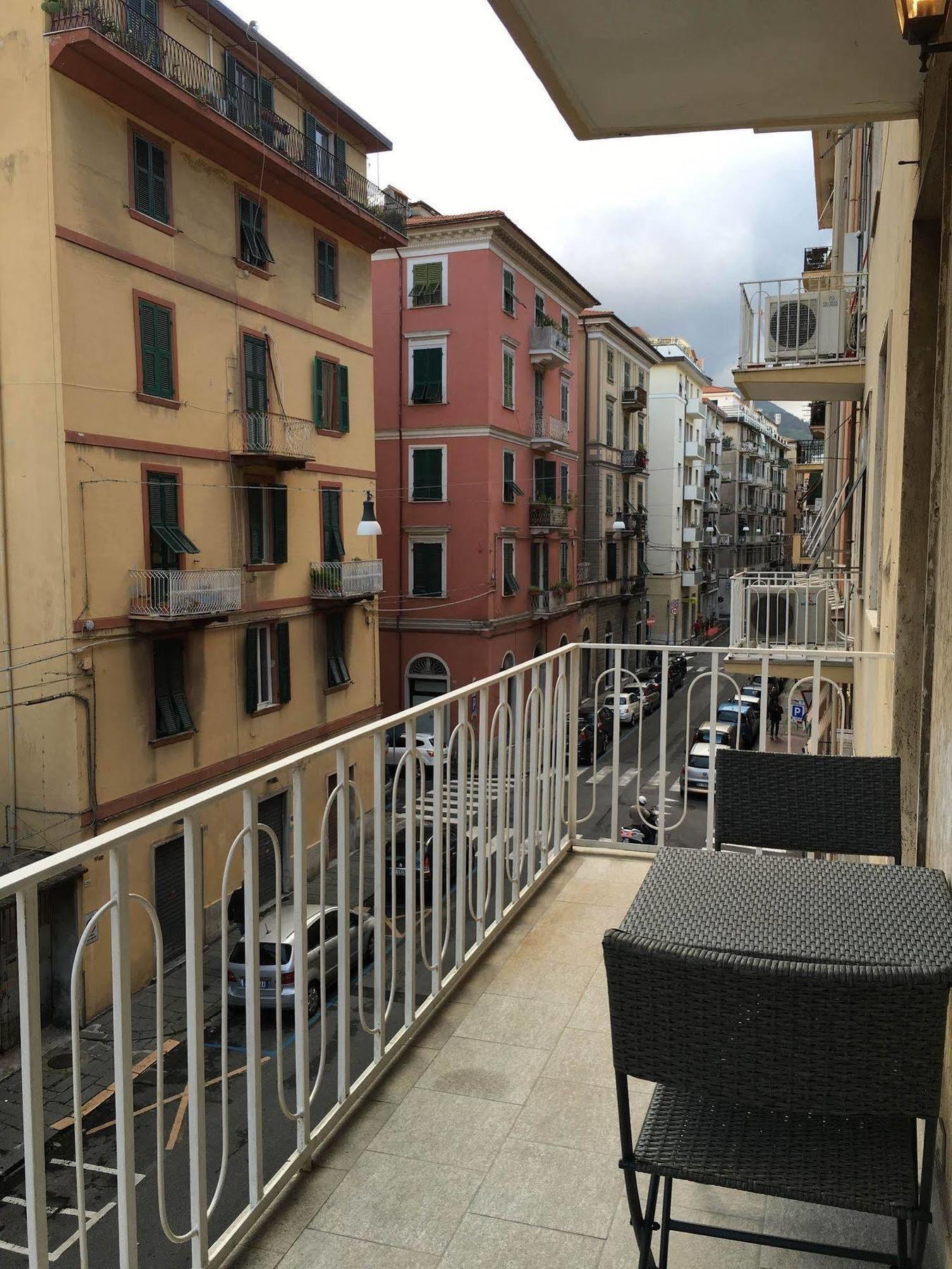 Via Colombo Holiday Rooms La Spezia Exterior photo